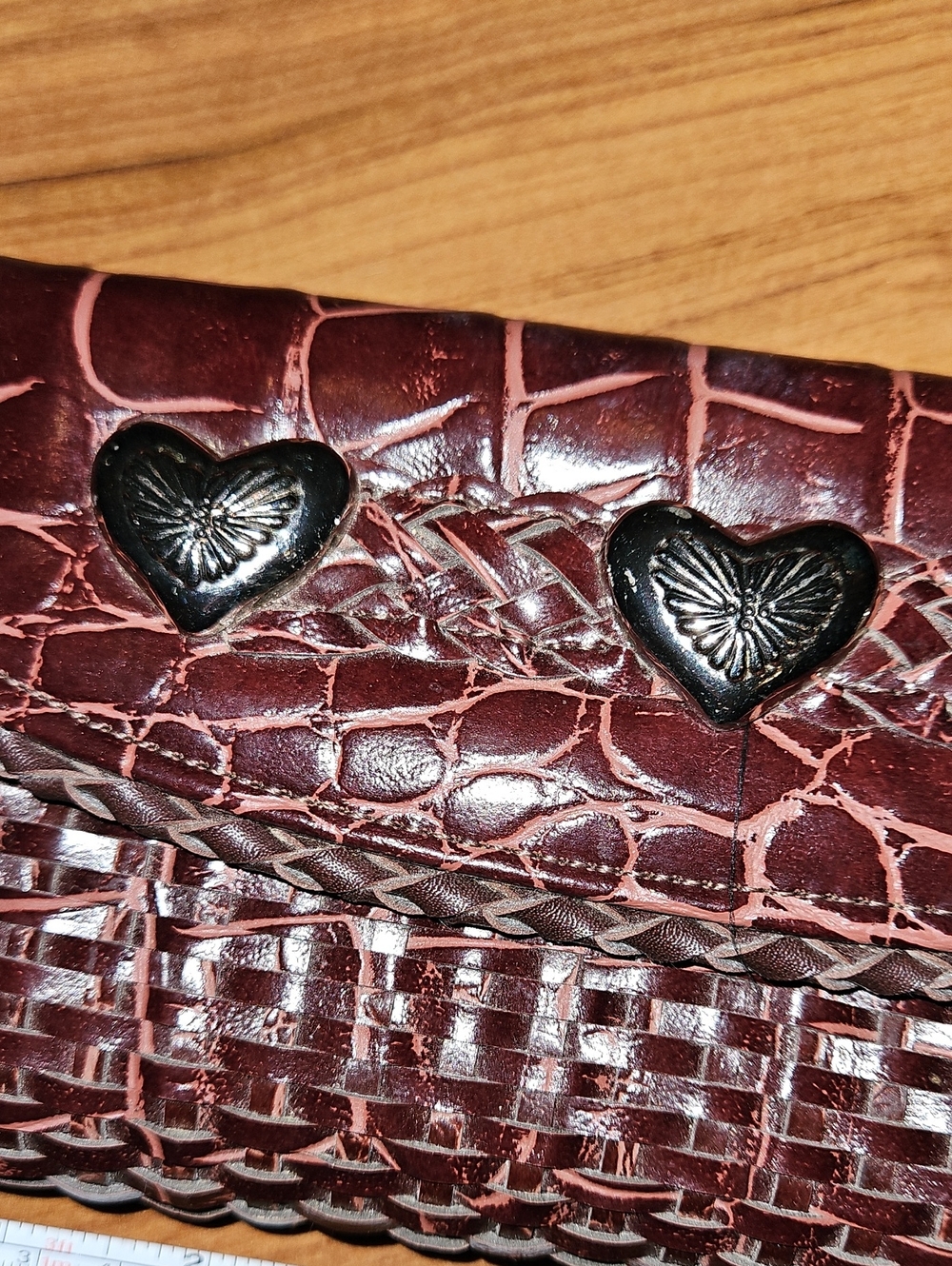 Brown Woven croc embossed Leather Heart Accent Clutch Wallet - Picture 4 of 10